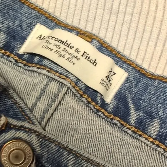 Abercrombie 90s straight Ultra High rise jeans 27