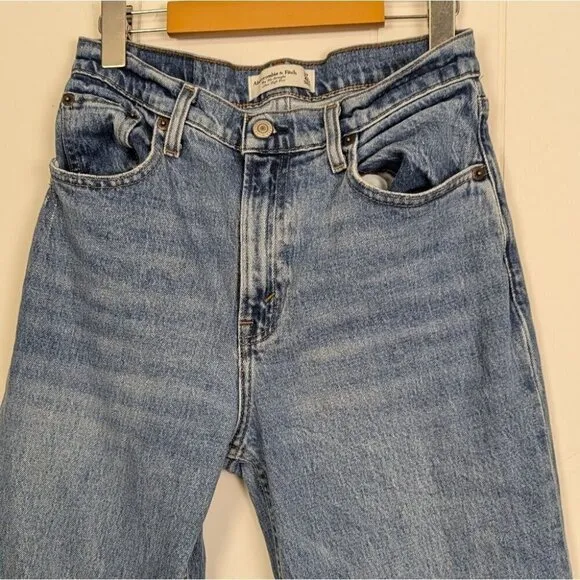 Abercrombie 90s straight Ultra High rise jeans 27