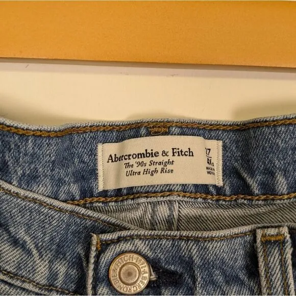 Abercrombie 90s straight Ultra High rise jeans 27