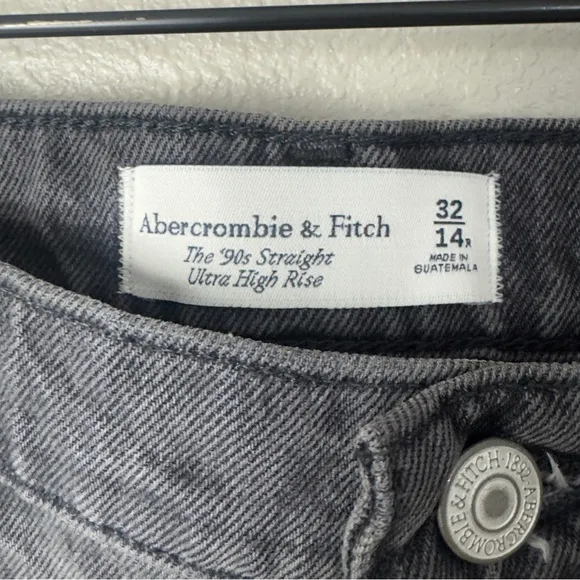 Abercrombie &amp; Fitch NWT Curve Love The 90s Straight High Rise Jeans