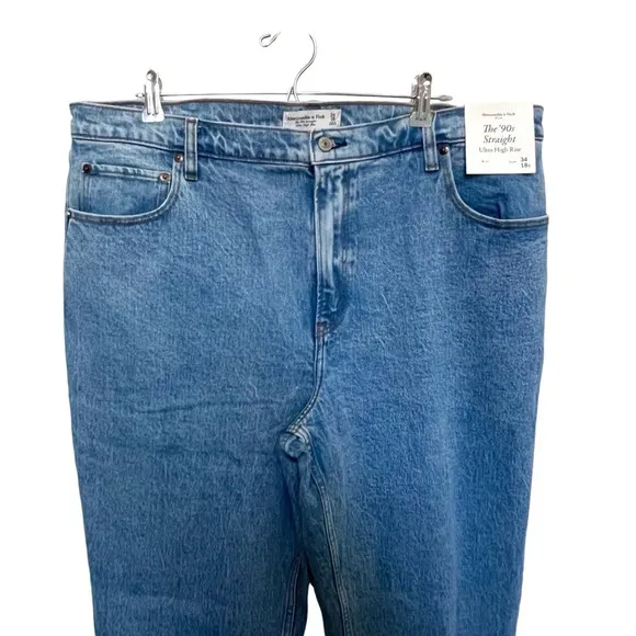 Abercrombie &amp; Fitch The 90s Slim Straight Jeans Light Wash 18 Short NWT