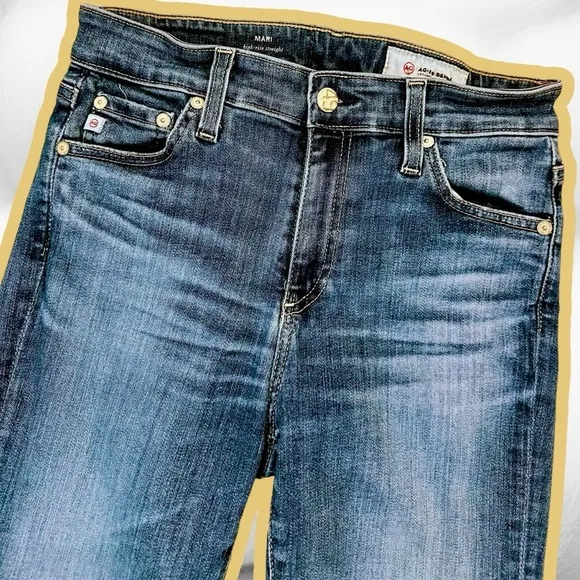 AG Adriano Goldschmied Medium Wash ‘Mari’ High-Rise Straight Leg Jeans Size 26R