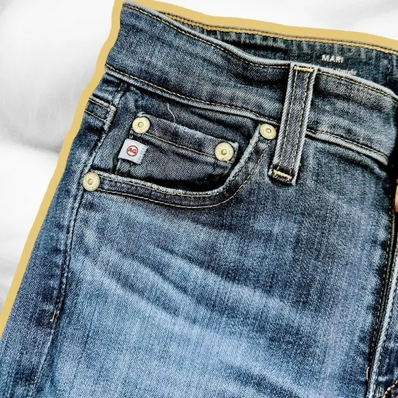 AG Adriano Goldschmied Medium Wash ‘Mari’ High-Rise Straight Leg Jeans Size 26R