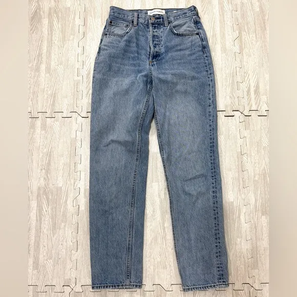 Aritzia Denim Forum Straight Leg Jeans