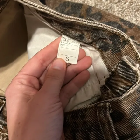 Bijou Lin Distressed Animal Print Denim Shorts Size Small