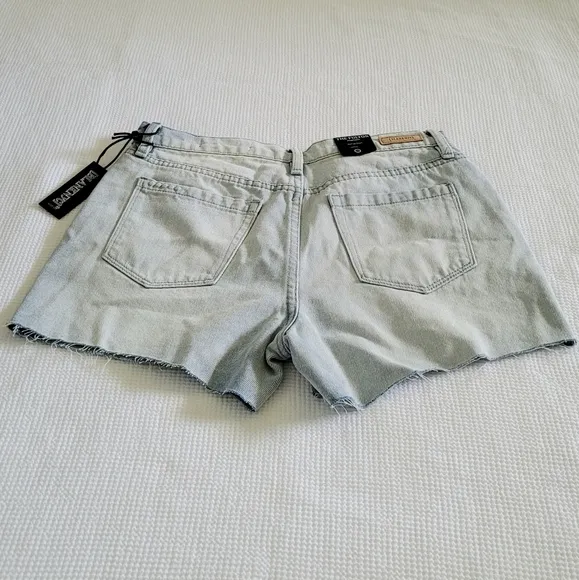 Blank NYC🗽The Fulton Roll Up Denim Shorts