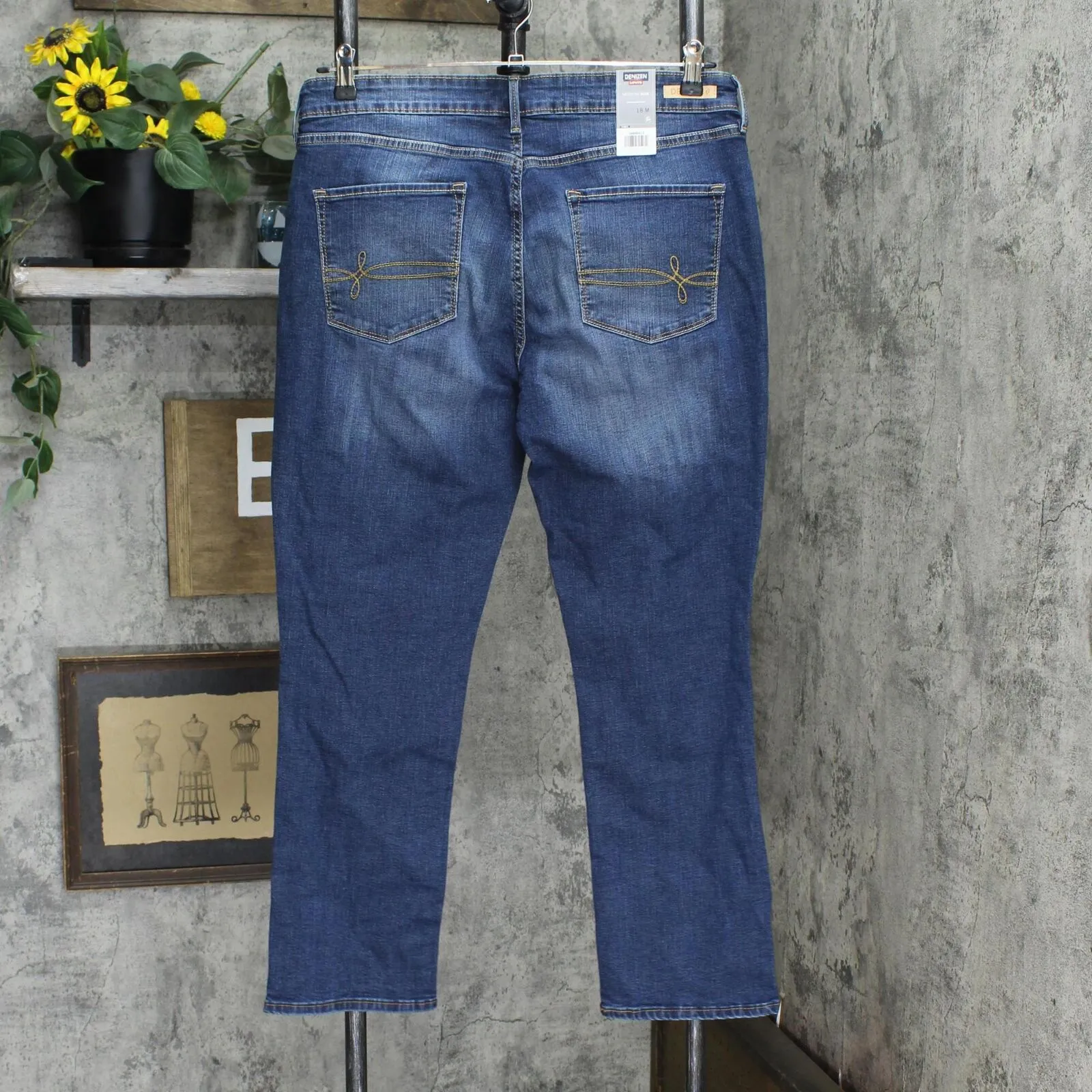 DENIZEN from Levi's Women's Mid-Rise Slim Jeans 286990013