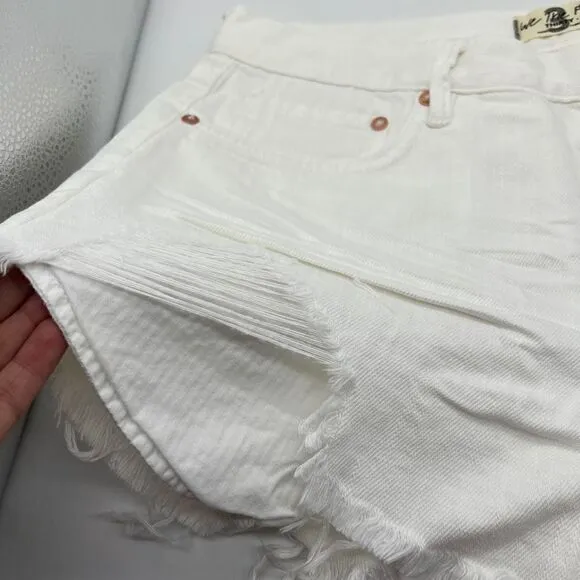Free People Loving Good Vibrations Spring White Destroyed Denim Shorts Size 31