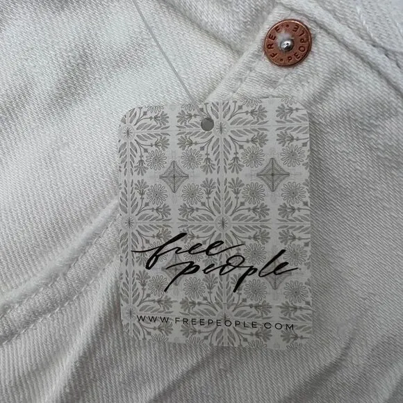 Free People Loving Good Vibrations Spring White Destroyed Denim Shorts Size 31