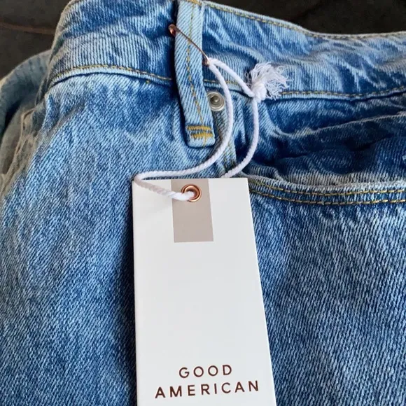 Good American the cut off high waist Denim short