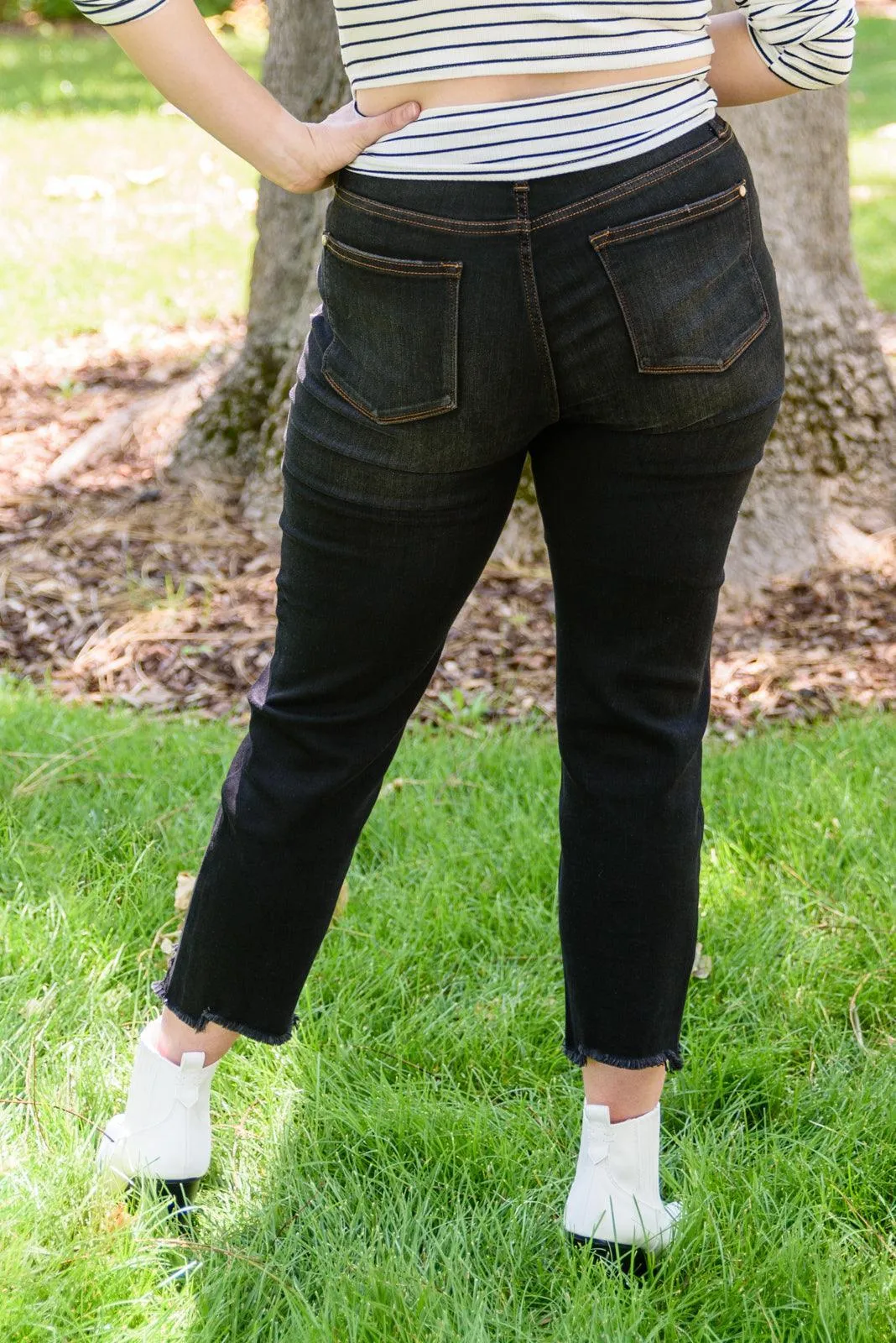 Hazel Blues® | Kelbie Destroyed Hem Crop Jeans