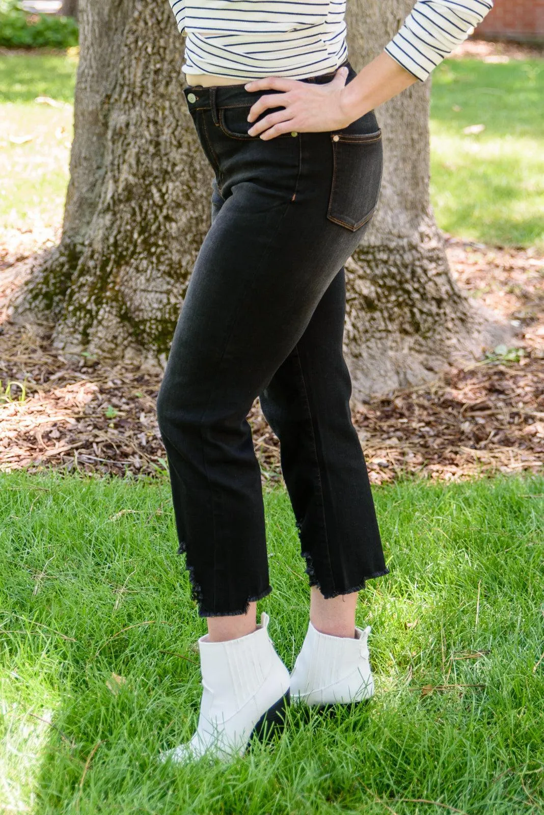 Hazel Blues® | Kelbie Destroyed Hem Crop Jeans