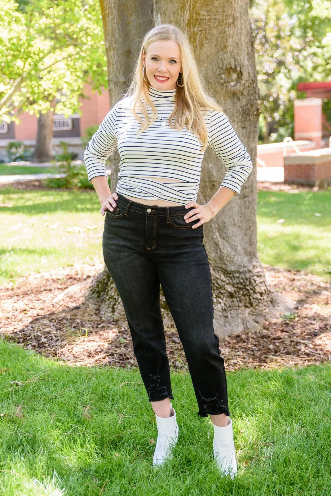 Hazel Blues® | Kelbie Destroyed Hem Crop Jeans