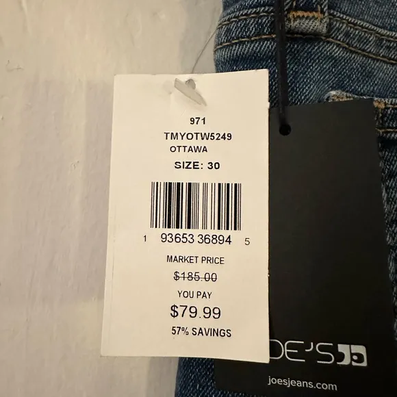 JOE'S JEANS. Flawless Straight Leg Crop Jeans. Size 30. NWT.