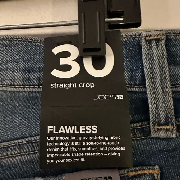 JOE'S JEANS. Flawless Straight Leg Crop Jeans. Size 30. NWT.
