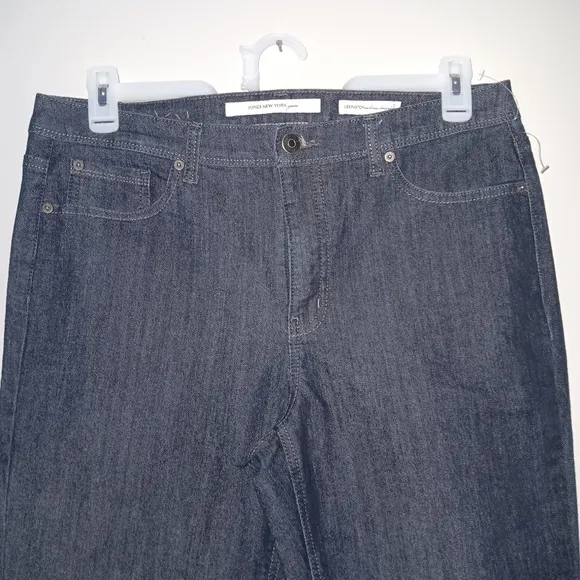 Jones New York women's Jeans size 14 Lexington straight leg black