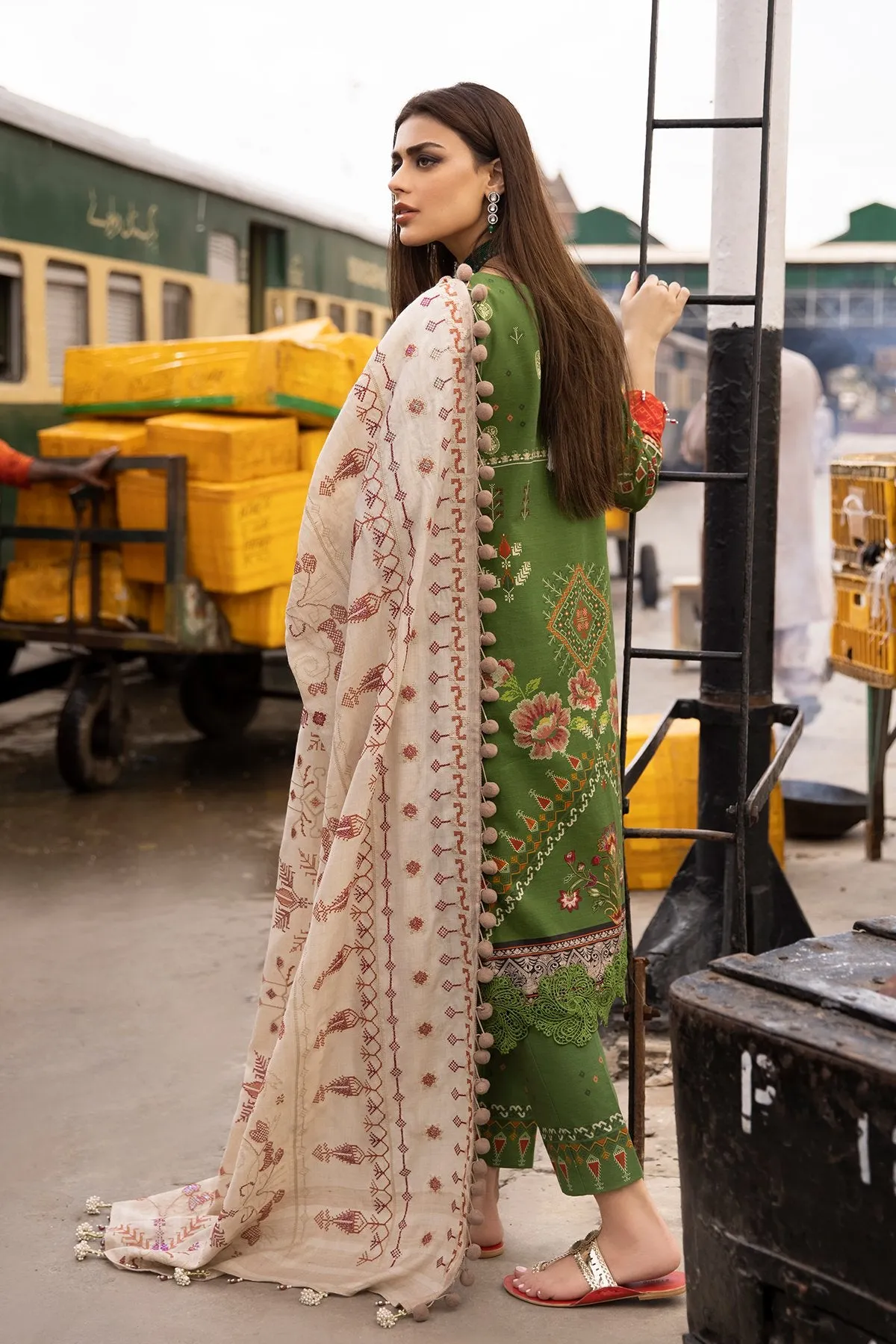 KASHMIRI | Nureh Maya Winter Khaddar Collection Vol 2 2021 | Unstitched Embroidered Khaddar Suits