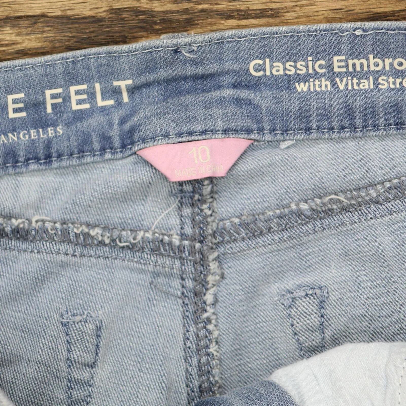 Laurie Felt Womens Classic Embroidered Slim Leg Jeans Light Blue 10