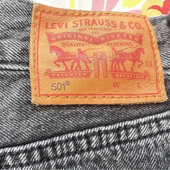 Levi's 501 Short Trashed Black denim cutoff distressed jean shorts 25