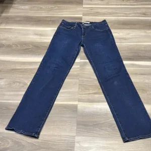 Levi’s 714 blue straight leg jeans size 31