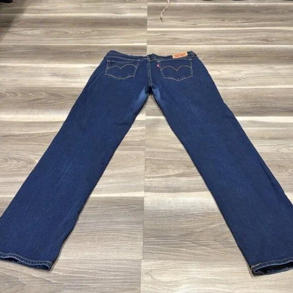 Levi’s 714 blue straight leg jeans size 31