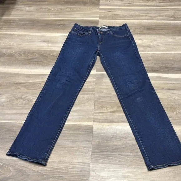 Levi’s 714 blue straight leg jeans size 31