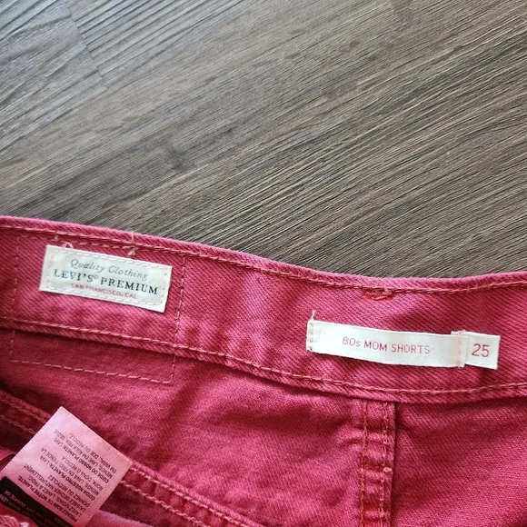 Levi's 80's Mom Jean Shorts 25 Raspberry Red Denim Retro Minimalist