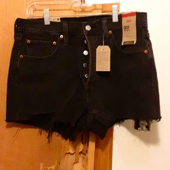 Levi's NWT Women's 501 Button Fly Shorts Distressed Black Cut Off Size 30