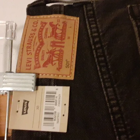Levi's NWT Women's 501 Button Fly Shorts Distressed Black Cut Off Size 30