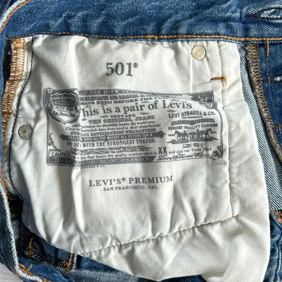 Levi’s Premium 501 Straight Leg Button Fly Jeans Size W28 L30