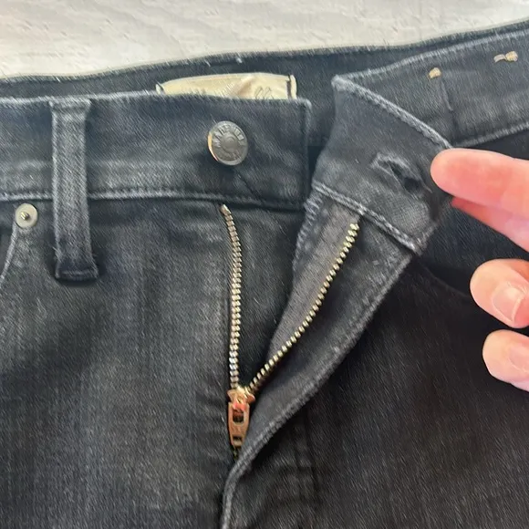 Madewell Mid-Rise Kick Out Jeans Size 28