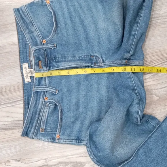 Madewell Women's Petite Curvy Stovepipe Denim Jeans in Leaside Wash Size 30P