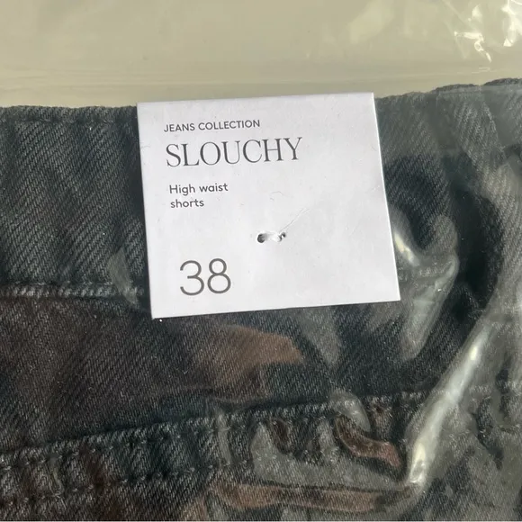 Mango - Ladies Slouchy High Waist Denim Shorts - Black. Size: 6 (US). NWT
