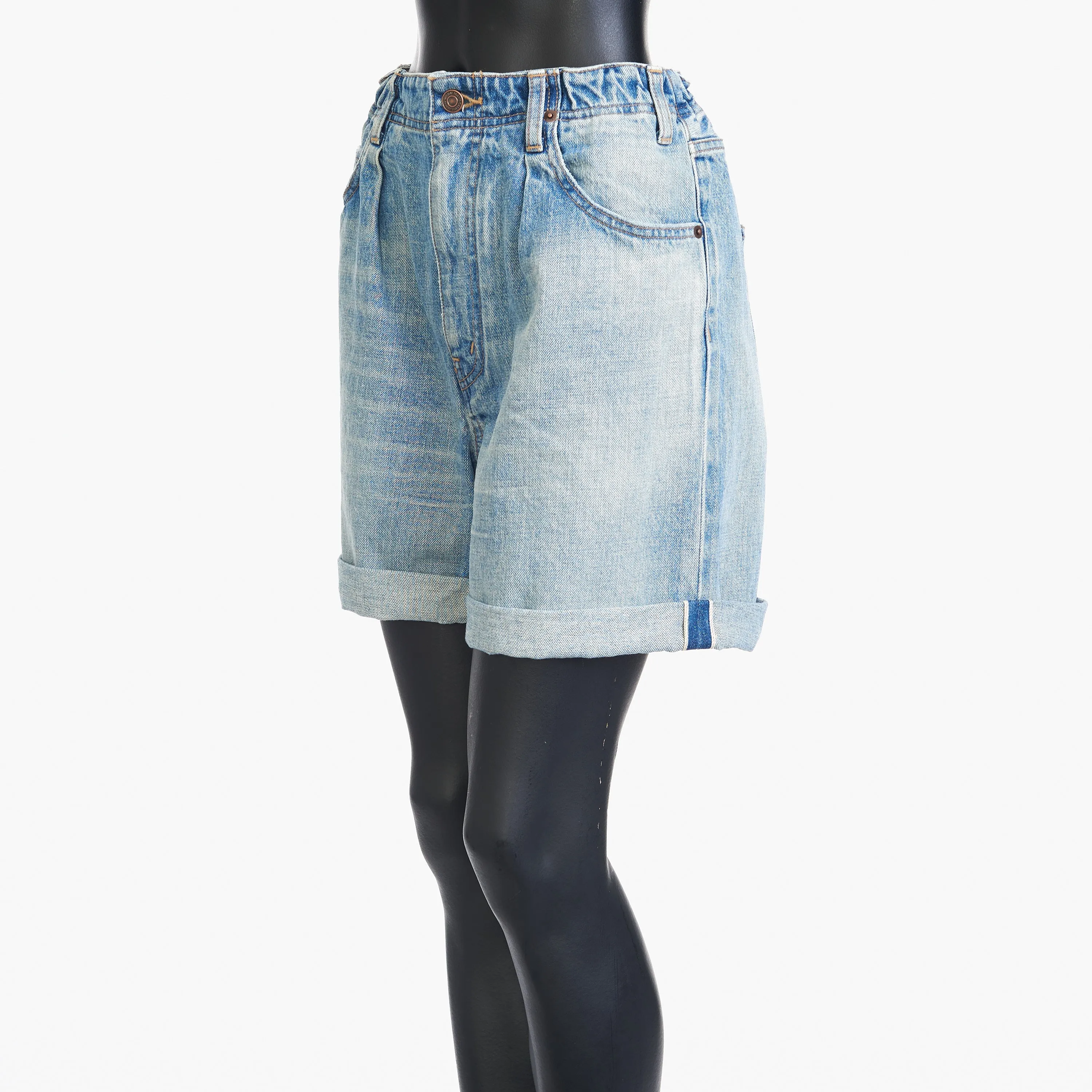 Mid-rise Single-pleated Suzanne Shorts In Rider Wash Blue Cotton