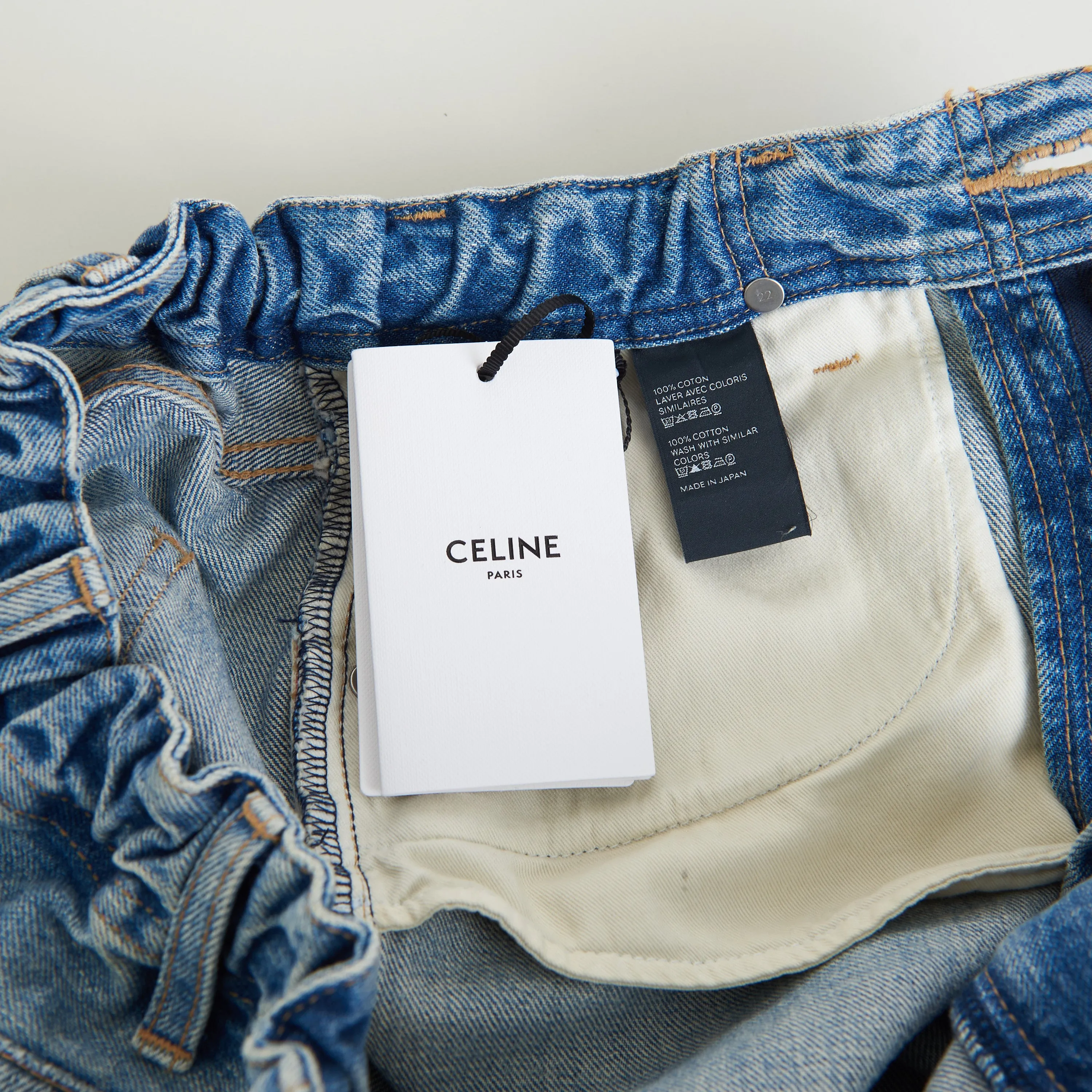 Mid-rise Single-pleated Suzanne Shorts In Rider Wash Blue Cotton