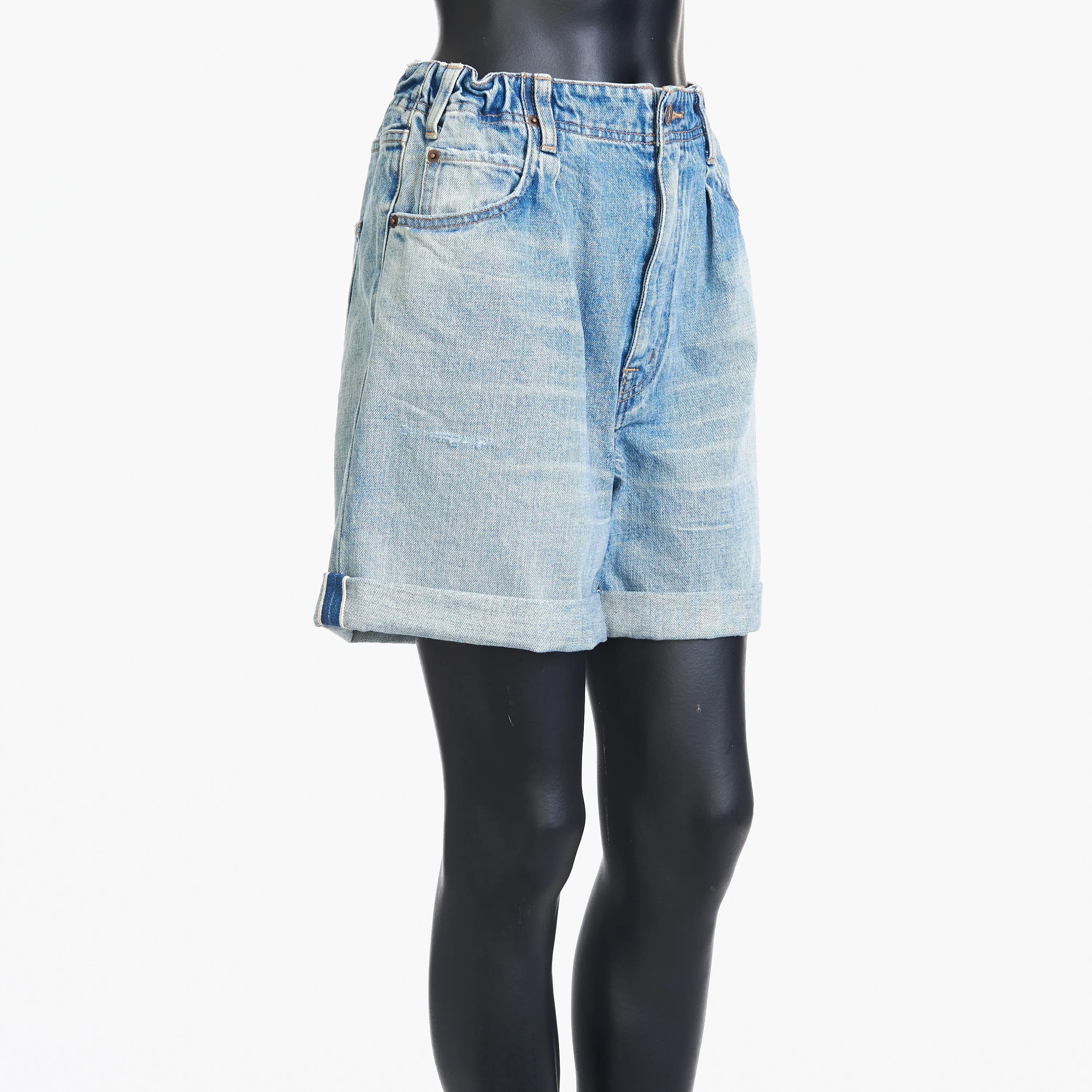 Mid-rise Single-pleated Suzanne Shorts In Rider Wash Blue Cotton