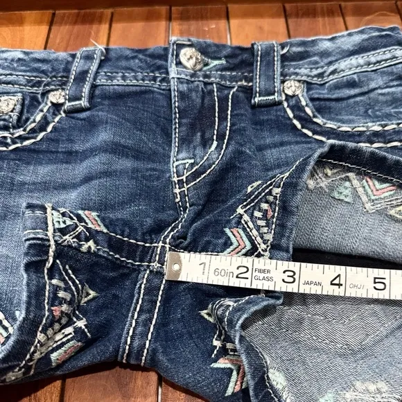 Miss Me Embroidered Accent Denim Signature Shorts  Size 26