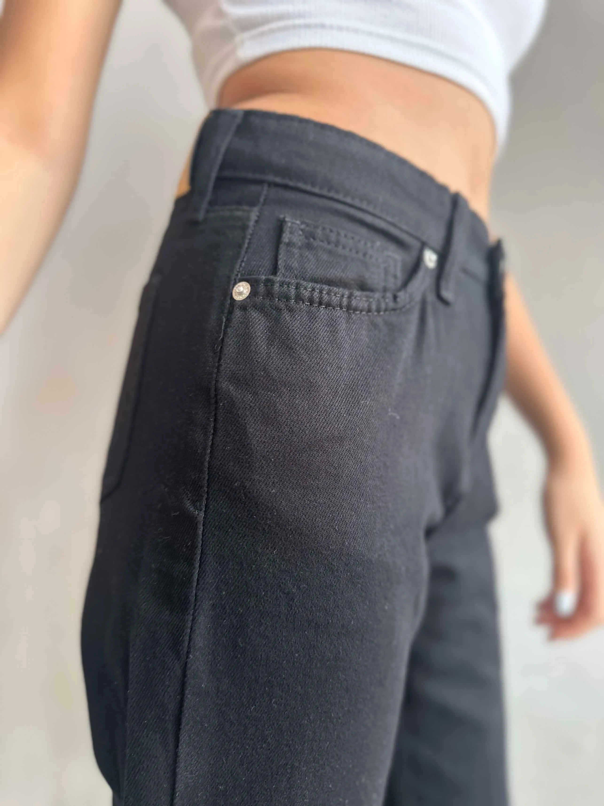 Mom-Fit - High-Waist Black.