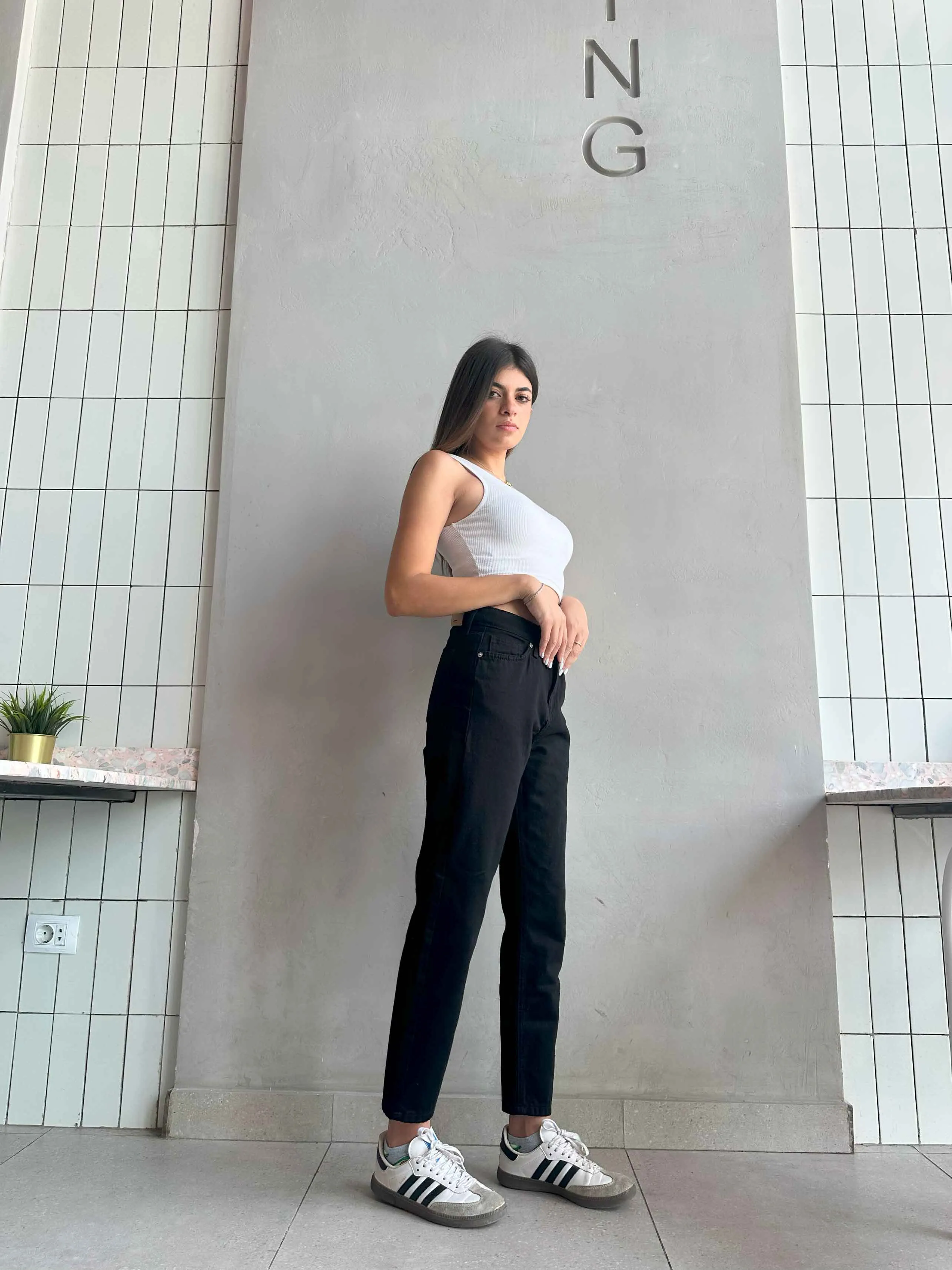 Mom-Fit - High-Waist Black.