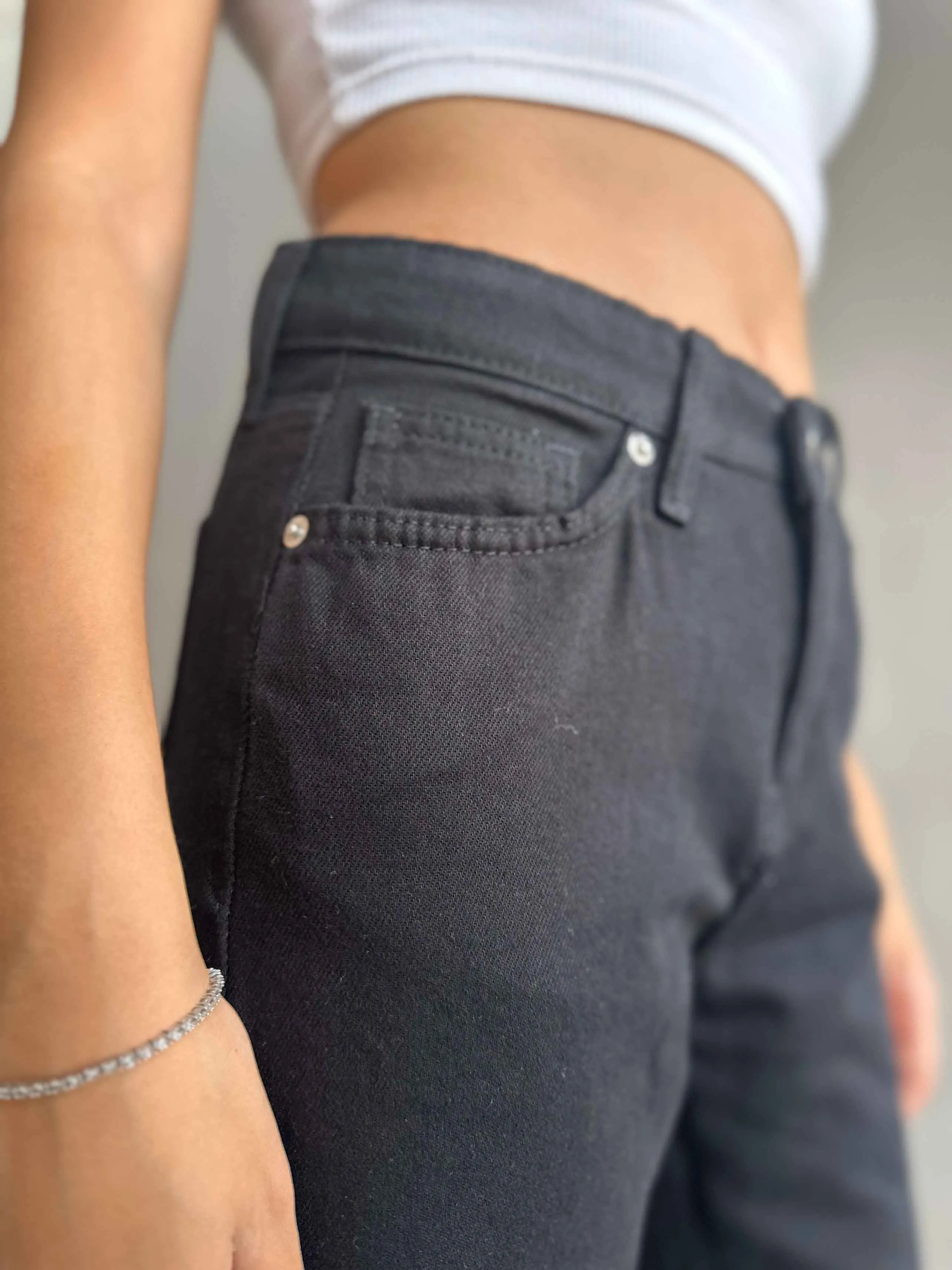 Mom-Fit - High-Waist Black.