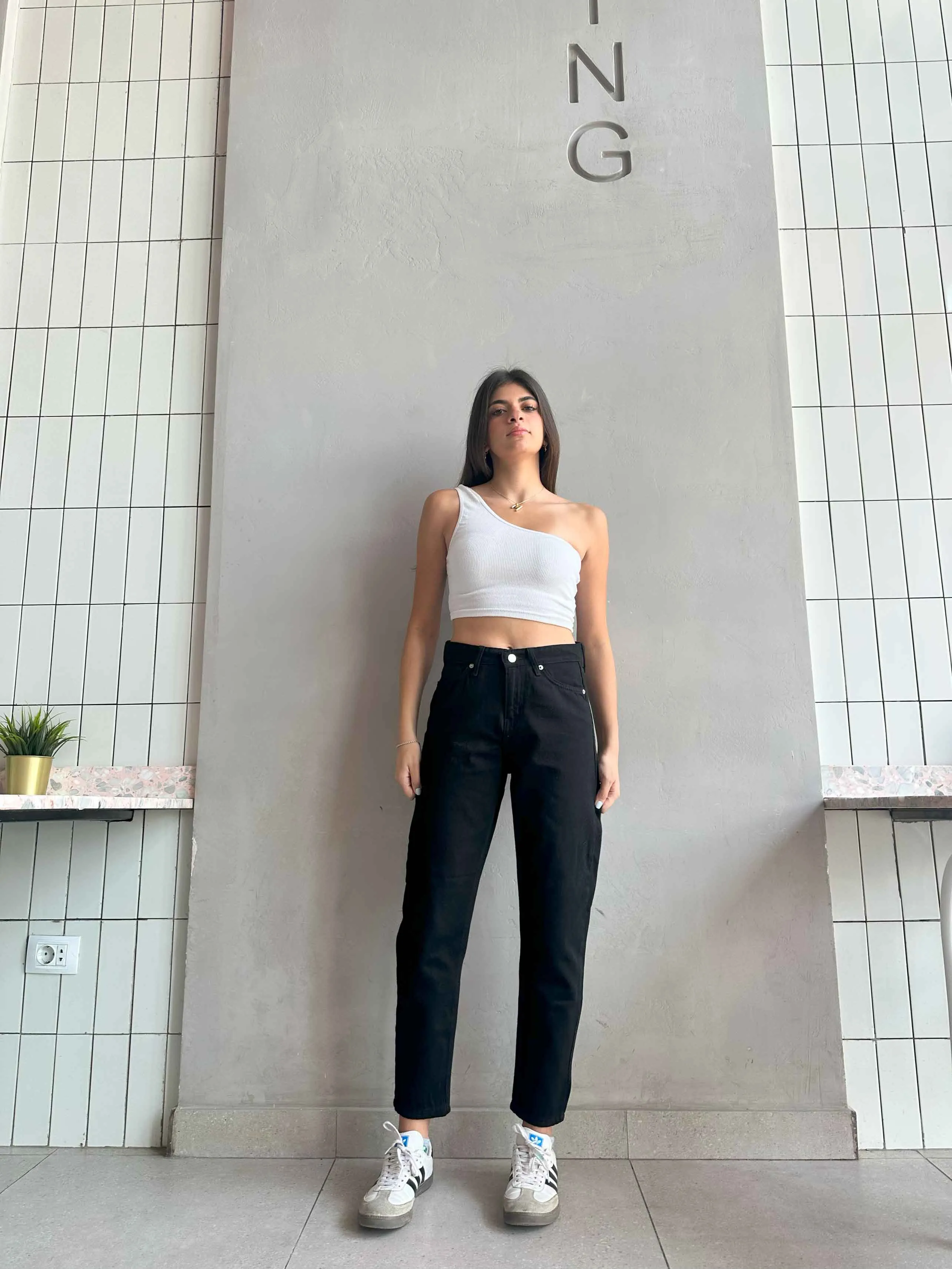 Mom-Fit - High-Waist Black.