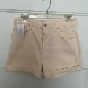 Mother Denim Short