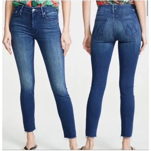 MOTHER The Looker Ankle Fray Jeans in Invitation Only Wash. Size. 25.