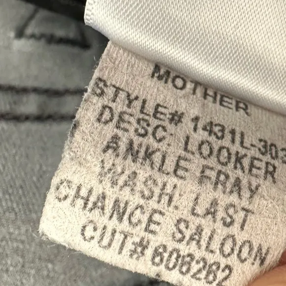 MOTHER The Looker Ankle Fray Last chance Saloon Mother Jeans Mother raw hem 29