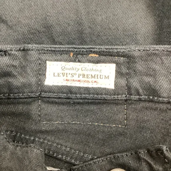 NWOT Levi’s Premium Ribcage Straight Ankle Jeans Button Fly