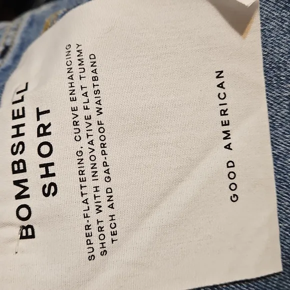 NWT Good American Bombshell Shorts