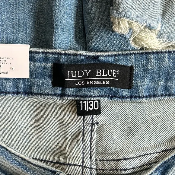 NWT Judy Blue Mid Rise Straight Leg Jean Crop Sz 11/30