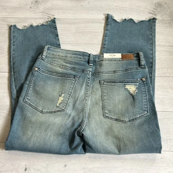 NWT Judy Blue Mid Rise Straight Leg Jean Crop Sz 11/30
