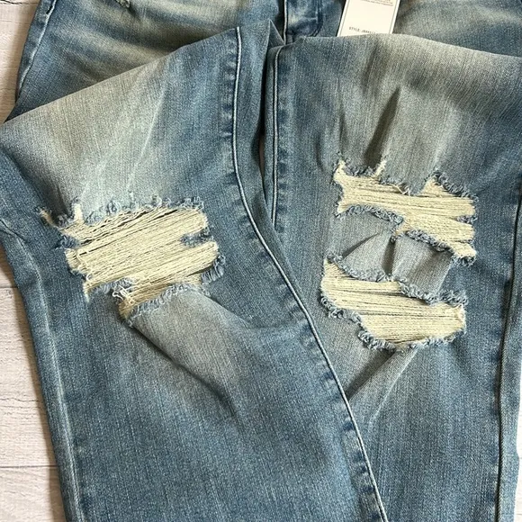 NWT Judy Blue Mid Rise Straight Leg Jean Crop Sz 11/30