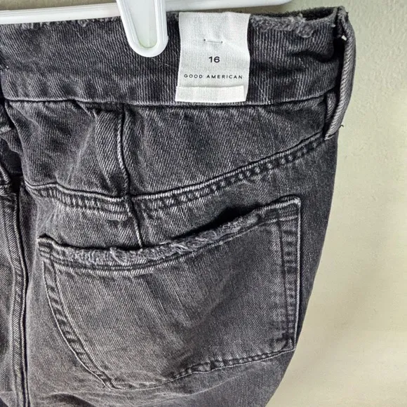 NWT Size 16 Good American Slightly Distressed Grey Jeans Straight Leg High Waist